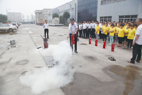 ���ˌ��M���_չ������ȫ�ݾ����